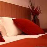 Szálloda Westside Arc De Triomphe 4*