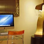 מלון Westside Arc De Triomphe 4*