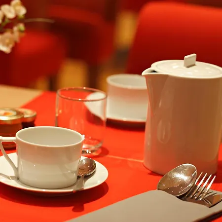 西边凯旋门大酒店 酒店