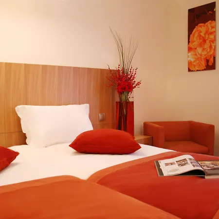 Westside Arc De Triomphe Hotell 4*