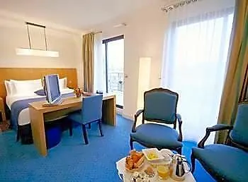 Westside Arc De Triomphe 4* Paris