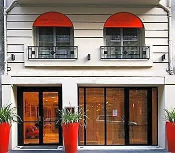Westside Arc De Triomphe Hotel 4*