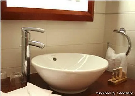 Westside Arc De Triomphe מלון 4*