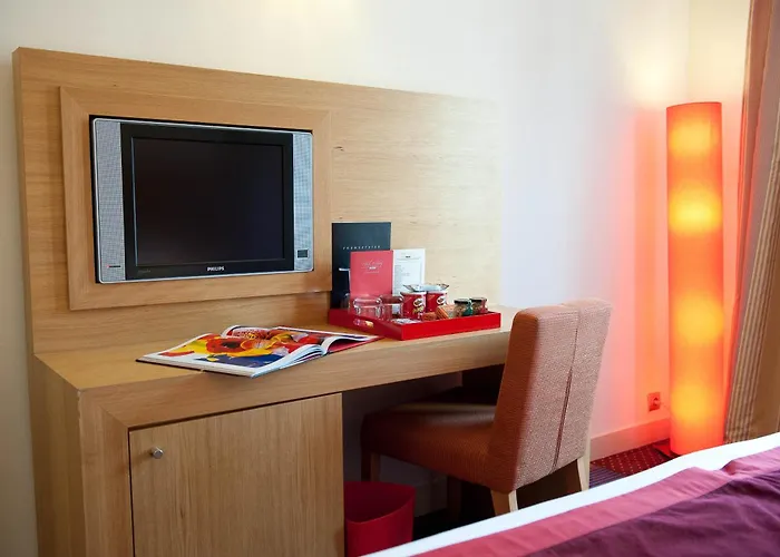 Westside Arc De Triomphe 4*