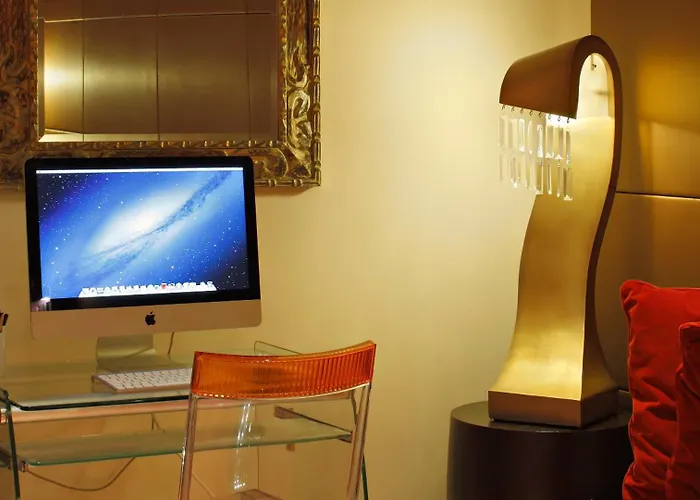 Hotel Westside Arc De Triomphe 4*