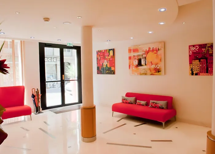 Westside Arc De Triomphe Hotel