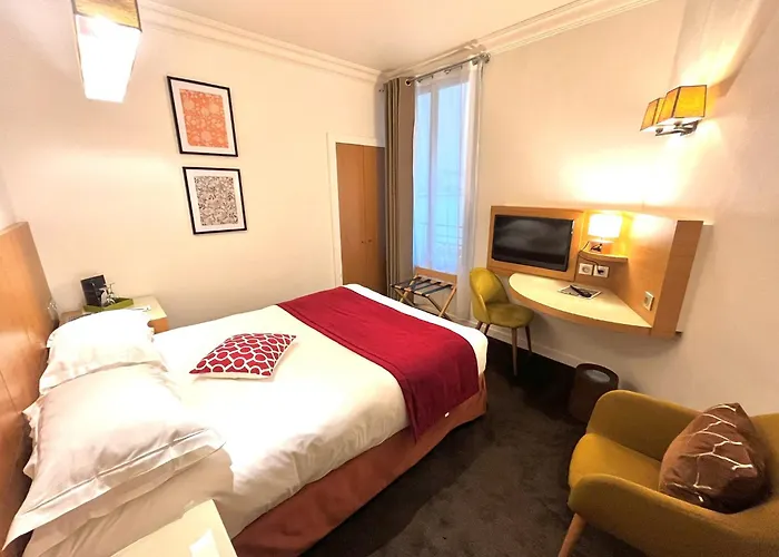 Westside Arc De Triomphe Hotel 4*