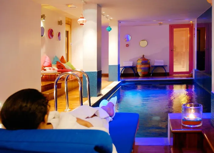 Westside Arc De Triomphe Hotel