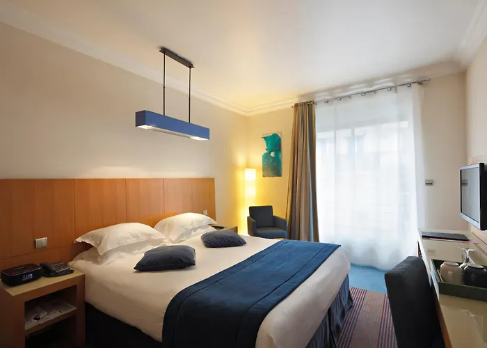 Westside Arc De Triomphe Hotel 4*