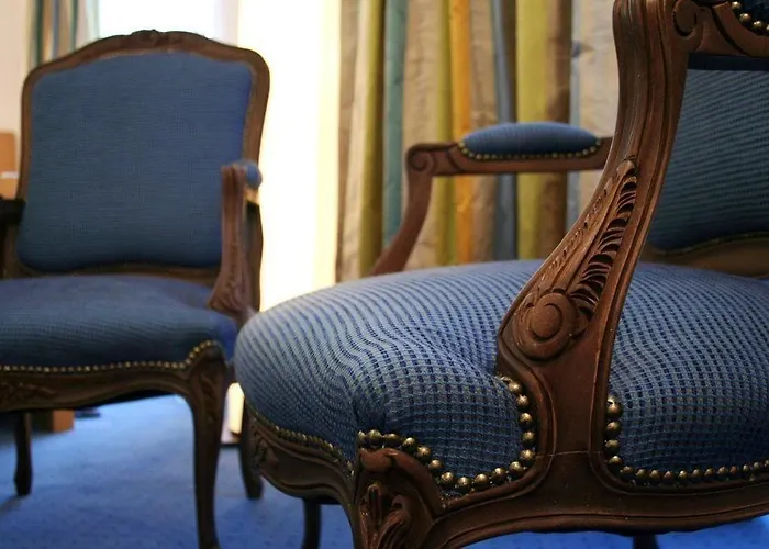 Westside Arc De Triomphe Hotel