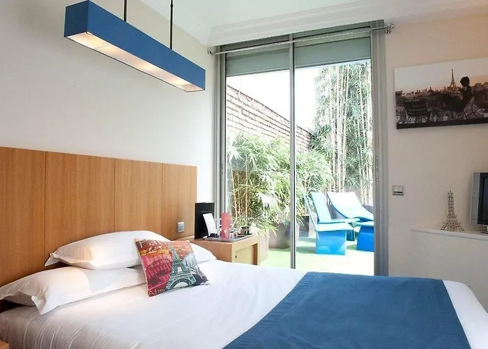 Hotel Westside Arc De Triomphe 4*