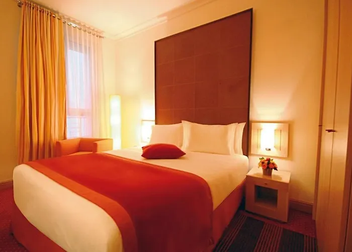 Westside Arc De Triomphe 4*