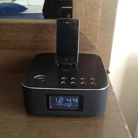 Westside Arc De Triomphe Szálloda 4*