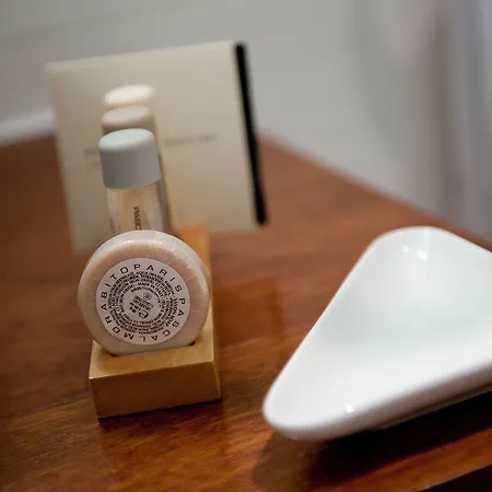 Westside Arc De Triomphe Szálloda 4*