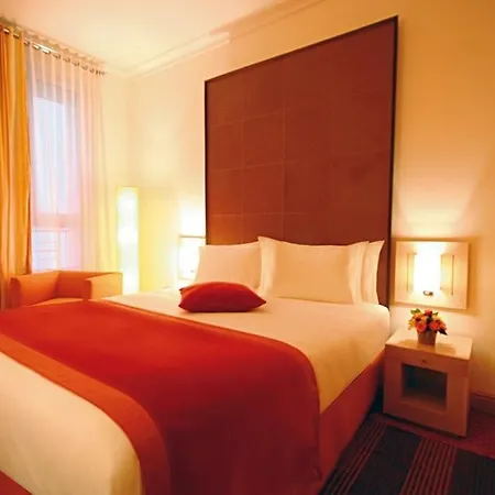 Westside Arc De Triomphe 4*