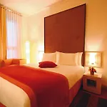 Westside Arc De Triomphe 4*