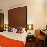 Westside Arc De Triomphe 4*