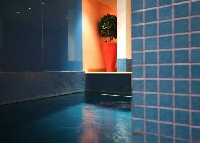 호텔 웨스트사이드 아흐 드 트리옴프