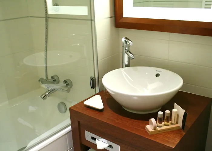 웨스트사이드 아흐 드 트리옴프 파리