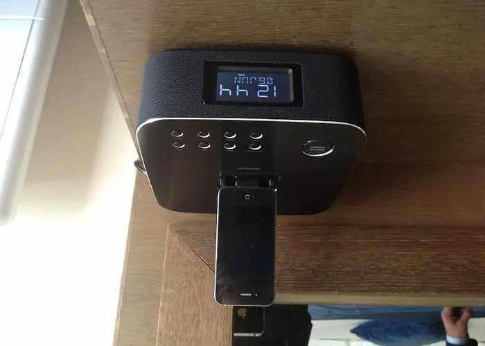 웨스트사이드 아흐 드 트리옴프 호텔